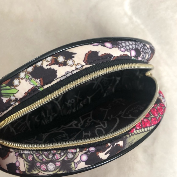 Betsey Johnson Make-up Pouch - Picture 7 of 9